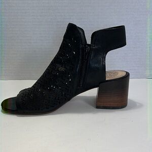 Vince Camuto Sternat “shooties”.